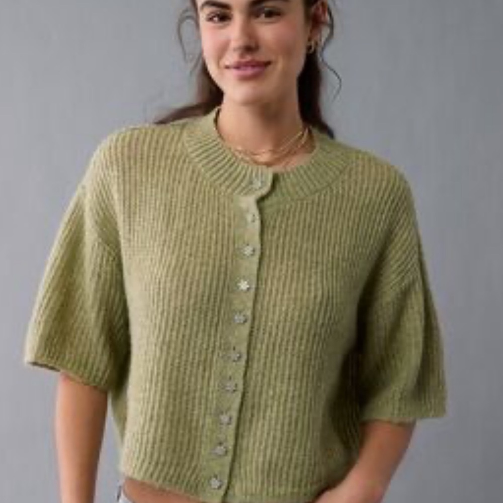 AE green short sleeve cardigan